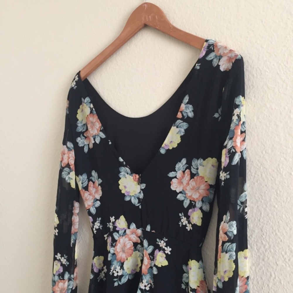 Lush Romper - Picture 4 of 7